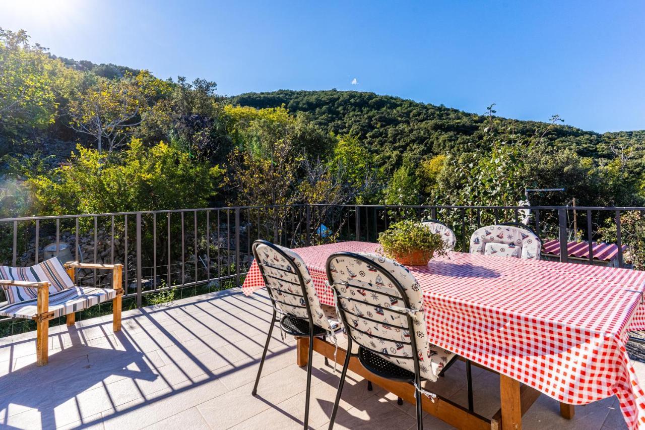 Apartmani Valun1 Bagian luar foto