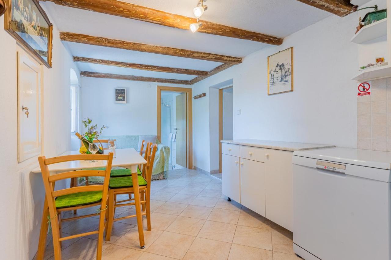 Apartmani Valun1 Bagian luar foto
