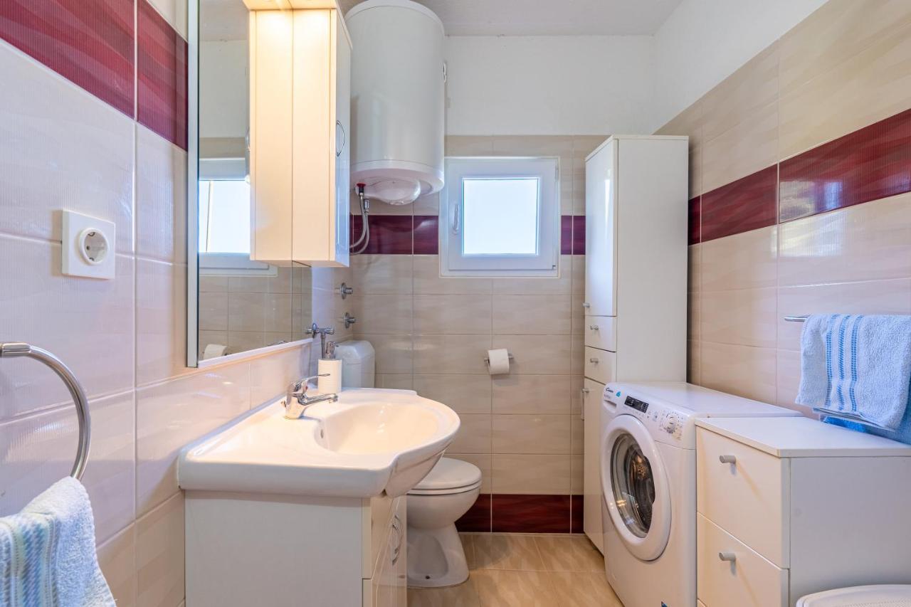 Apartmani Valun1 Bagian luar foto