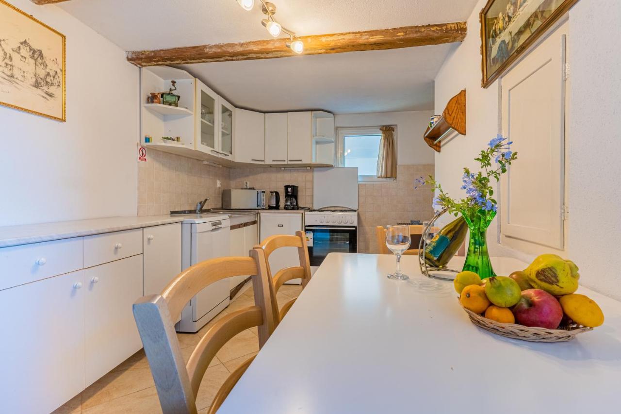 Apartmani Valun1 Bagian luar foto
