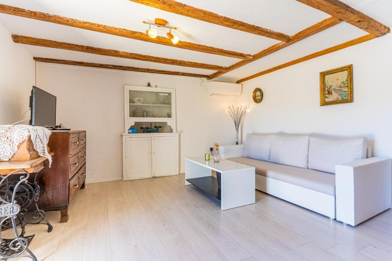 Apartmani Valun1 Bagian luar foto